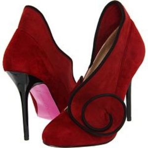 Paris Hilton Cheyenne red suede pumps